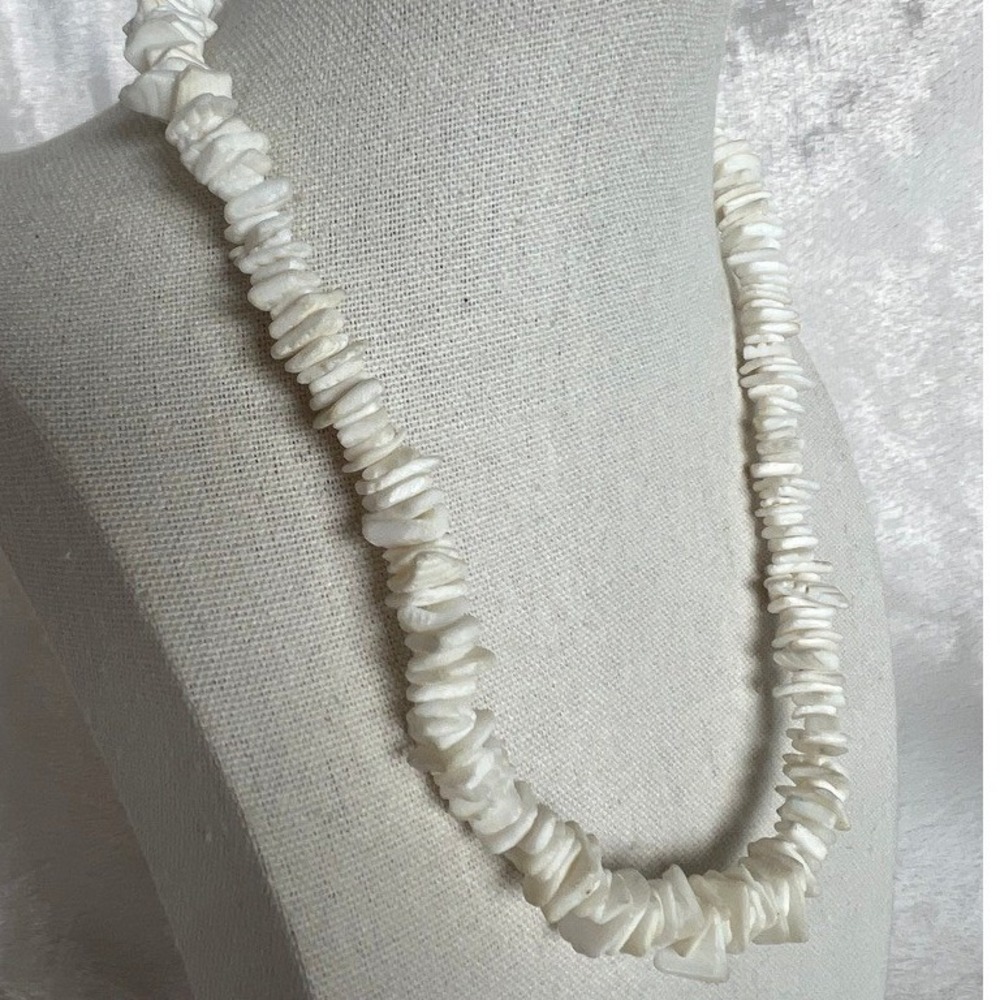 White Shell Choker Necklace 16.5" Puka Style Beachy Coastal‎ Summer Boho Nature